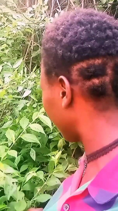 Epicka chwila z "Loving in the Bush"