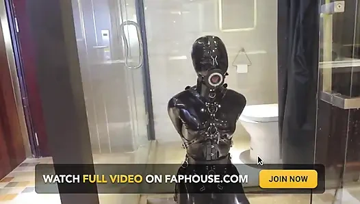 Mz20 - lateks kıyafetli kız cam odada kilitli