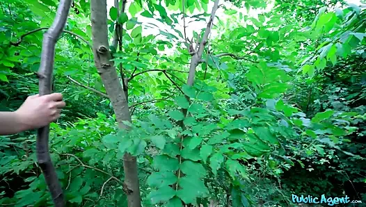Ajan - tamamen doğal Katy Rose parkta sikiliyor ve büyük döl alıyor