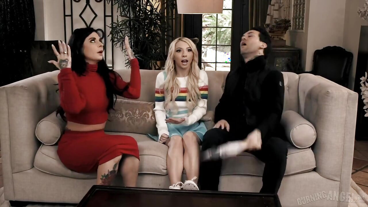 Burning Angel - le casting de la baby-sitter Kenzie Reeves se termine par un trio dé salissant, éjaculation dans la bouche