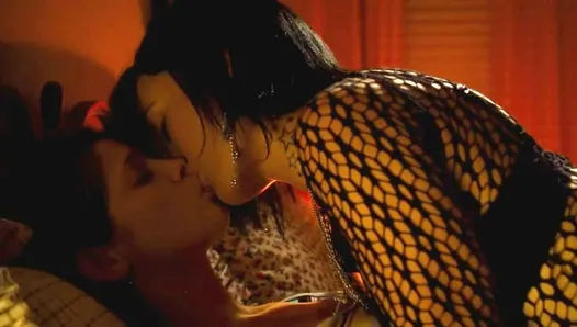Olivia Wilde и Ashley Greene, лесбийская сцена, ScandalPlanetcom