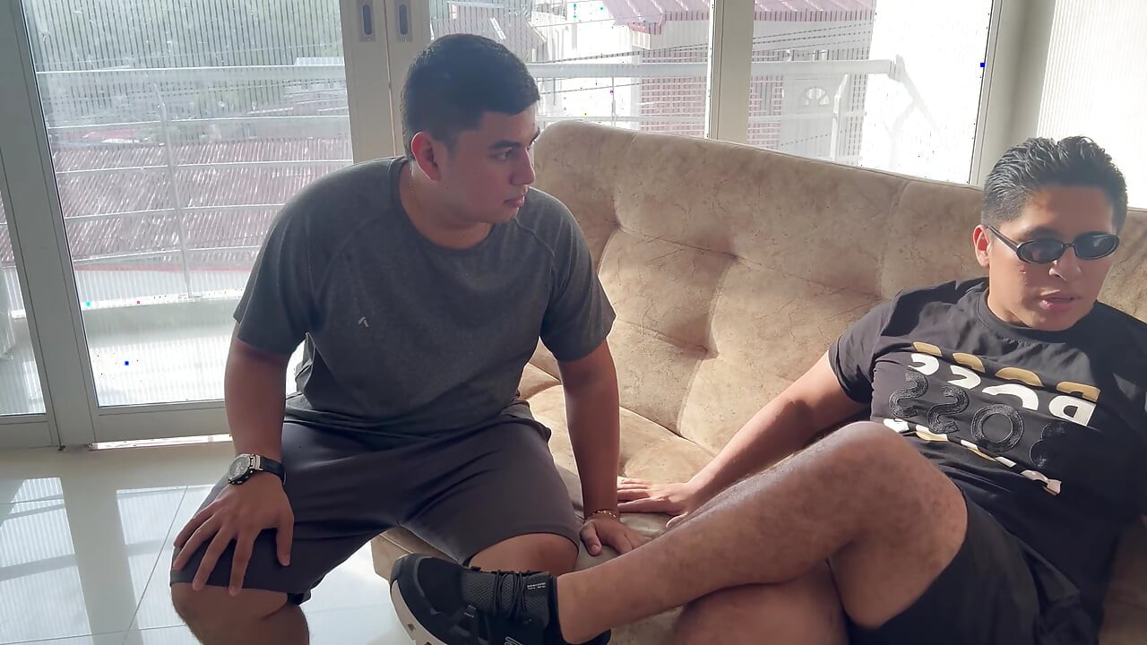 I Fuck the Stepdaughter of a Blind Man Next to Him, Semen Falls on Him and He Thought It Was Cream
