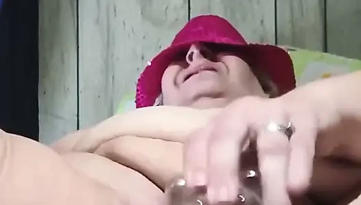 Memek sange cewek ini dientot habis-habisan sama kontol besar sampai matanya menganga lebar