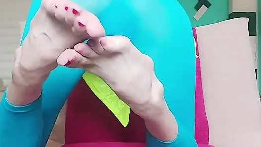 Foot Fetish, Feet Fetish, Leggings Fetish, MILF Fetish - I'm Your Fetish - Ginnagg