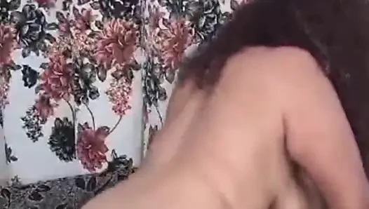 Aku nggak kuat lagi sama pantat montok ibu tiriku