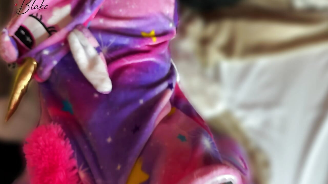 Night of nightmares is cured with a blowjob to my stepbrother's huge cock
