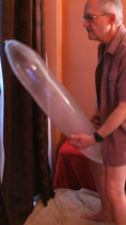 Reissue of Video 112) Clear Long Balloon Twist and Pop! (xHam Deleted???) | Clip 1
