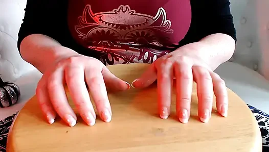 Çivi çakan asmr
