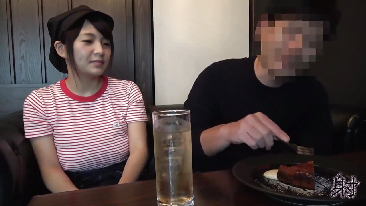 放荡的亚洲人1026. 我们的第一部色情视频