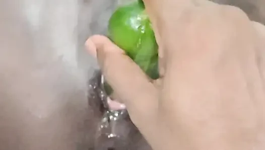 Pati ne mere chut me kheera dalakar chut ko fadkar diya