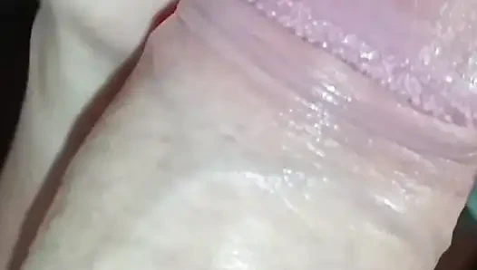 Meine neue stiefmutter kam mich nachts zu Besuch und gab mir einen blowjob, bis ich in ihren mund kam.