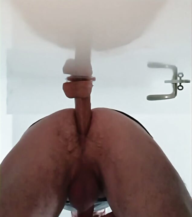 Analni dildo je zabavan