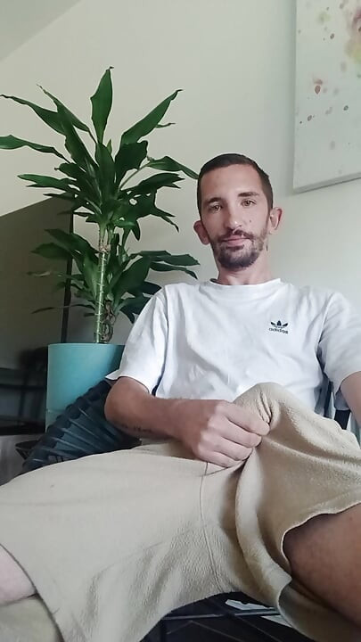 Young who makes his big cum