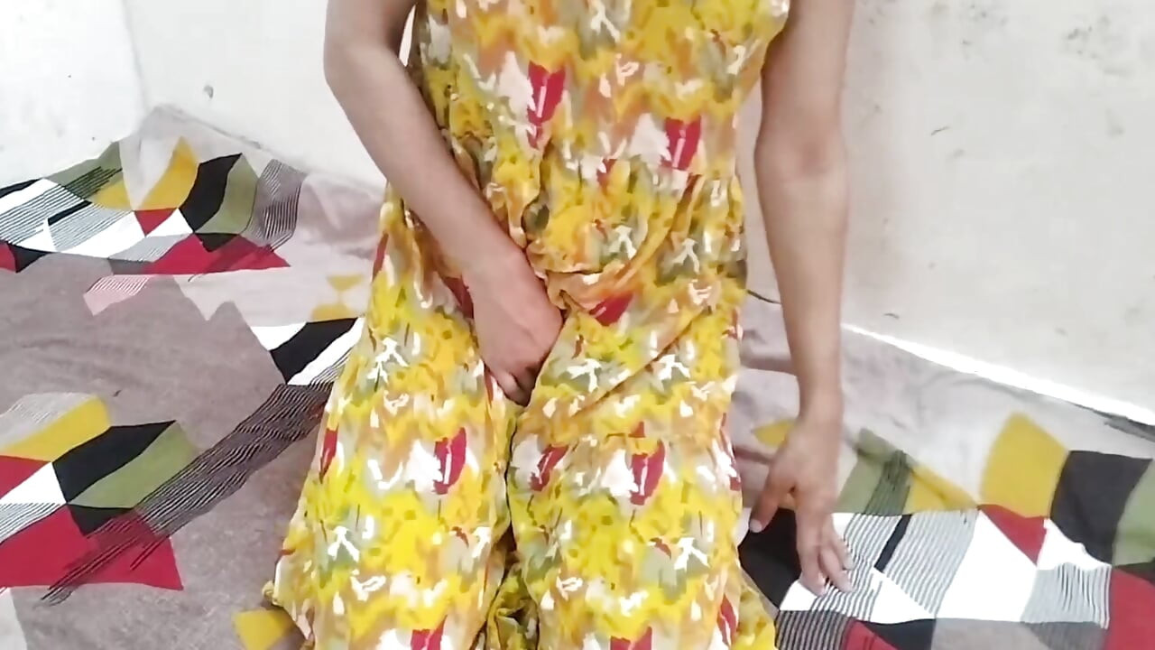 Bhabhi ko akele dekh kar piche se pakad ke chod diya