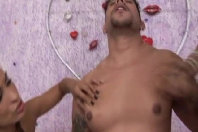 Barebacked Shemale On Bed With One Sexy Female And Guy