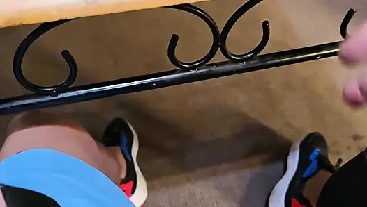 Betrügen mit der ehefrau meines nachbarn in der küche