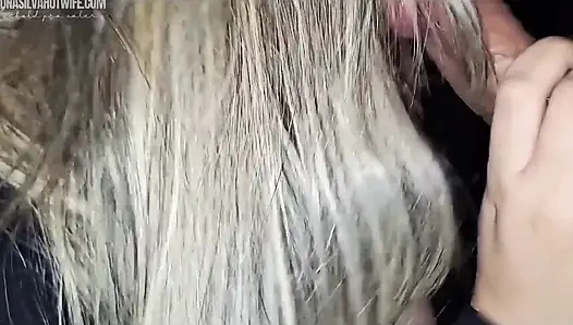 Hamile evli kadın eş değiştirme evinde yetenekli bir adamla emiyor ve sikişiyor