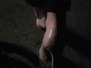 Cum on sexy milf heels in public