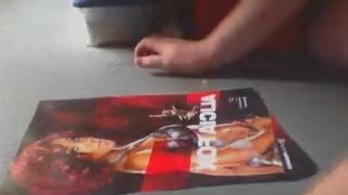Sperma-Hommage an WWE Diva Alicia Fox