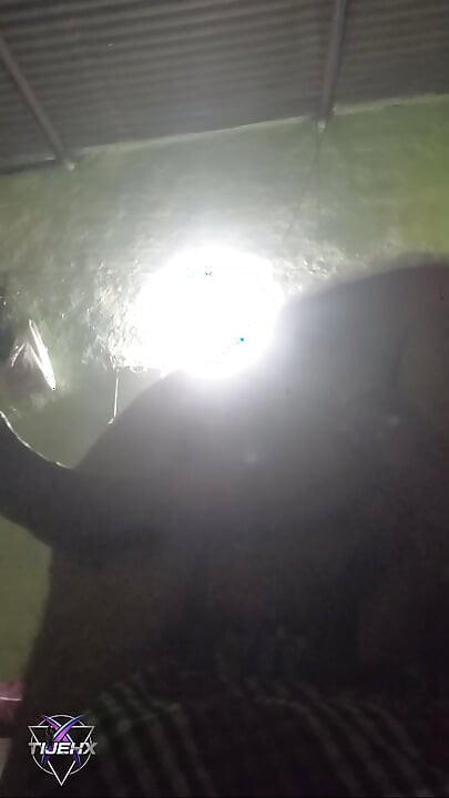 그녀의 Devar와 따먹히는 만족할 줄 모르는 인도 마을 바비