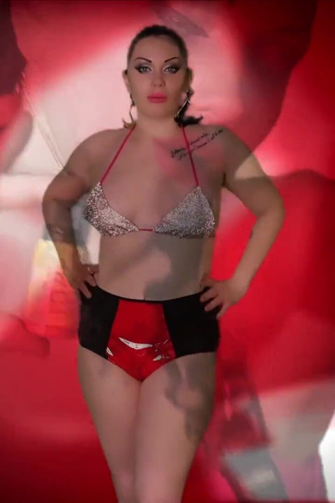 Você vai se tornar minha puta imunda! Cheirar fundo e mais um, acariciar e foder essa bunda para mim!