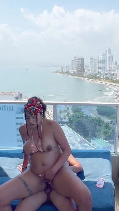 SEKS DI ALUTAS DENGAN PEMANDANGAN LAUT DENGAN SEORANG WANITA YANG SANGAT HAMIL | Klip 2