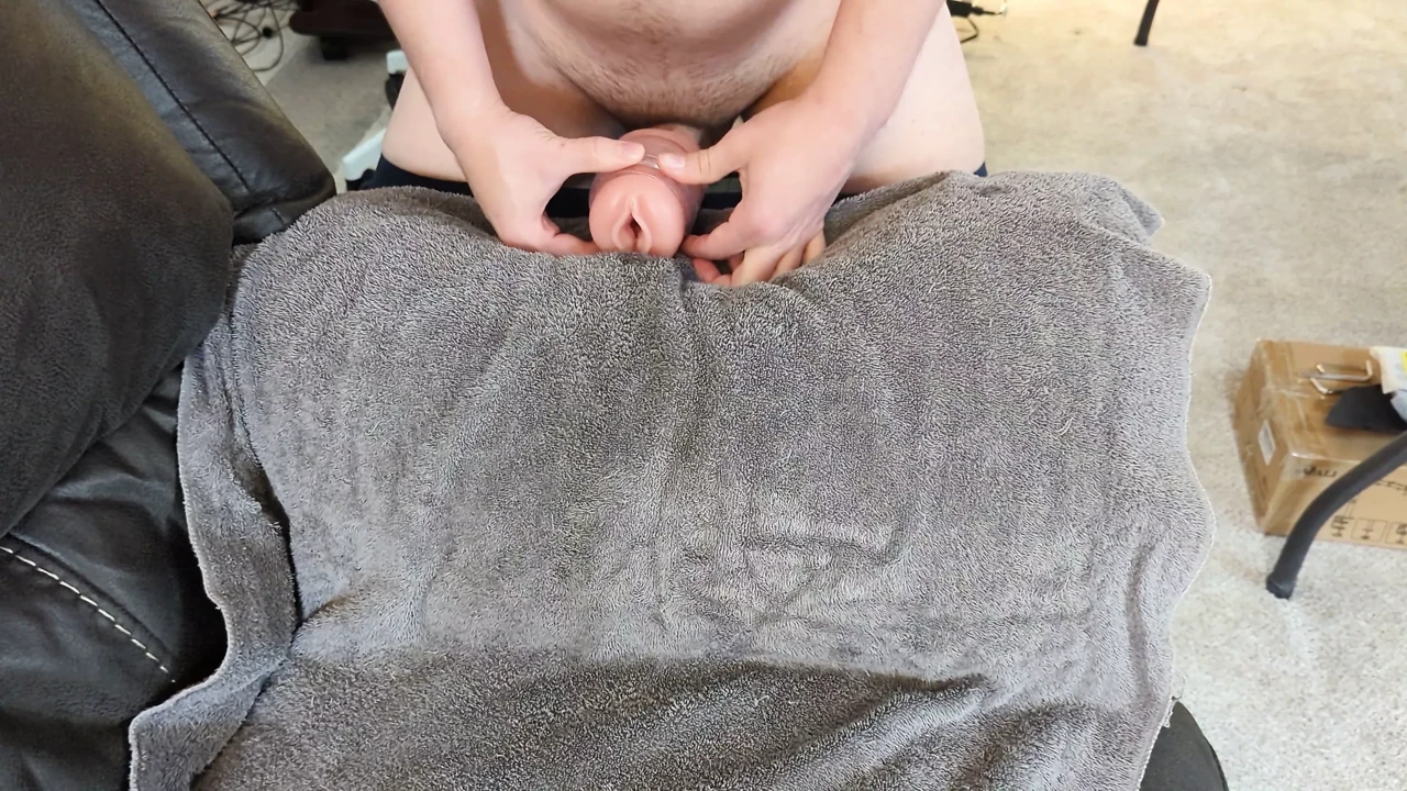 Fucking on the couch with Quickshot
