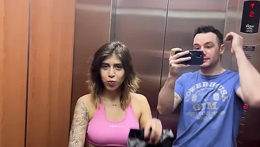 Andres Acosta'nın Spor Salonundan Antrenmandan Döndükten Sonra Utancı ile İngilizce İlk Porno Castingim