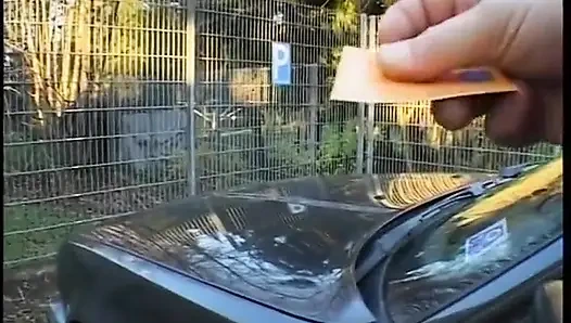 Blondes mädchen bekommt muschi von vielen verschiedenen schwänzen auseinander gerissen