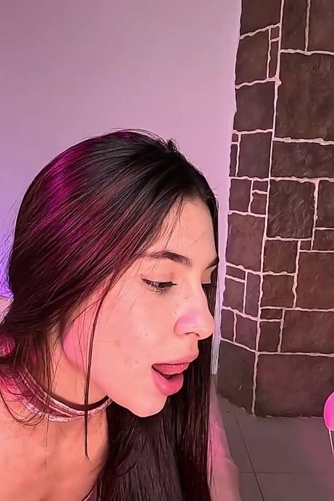 Lizanie mojego dildo jednorożca