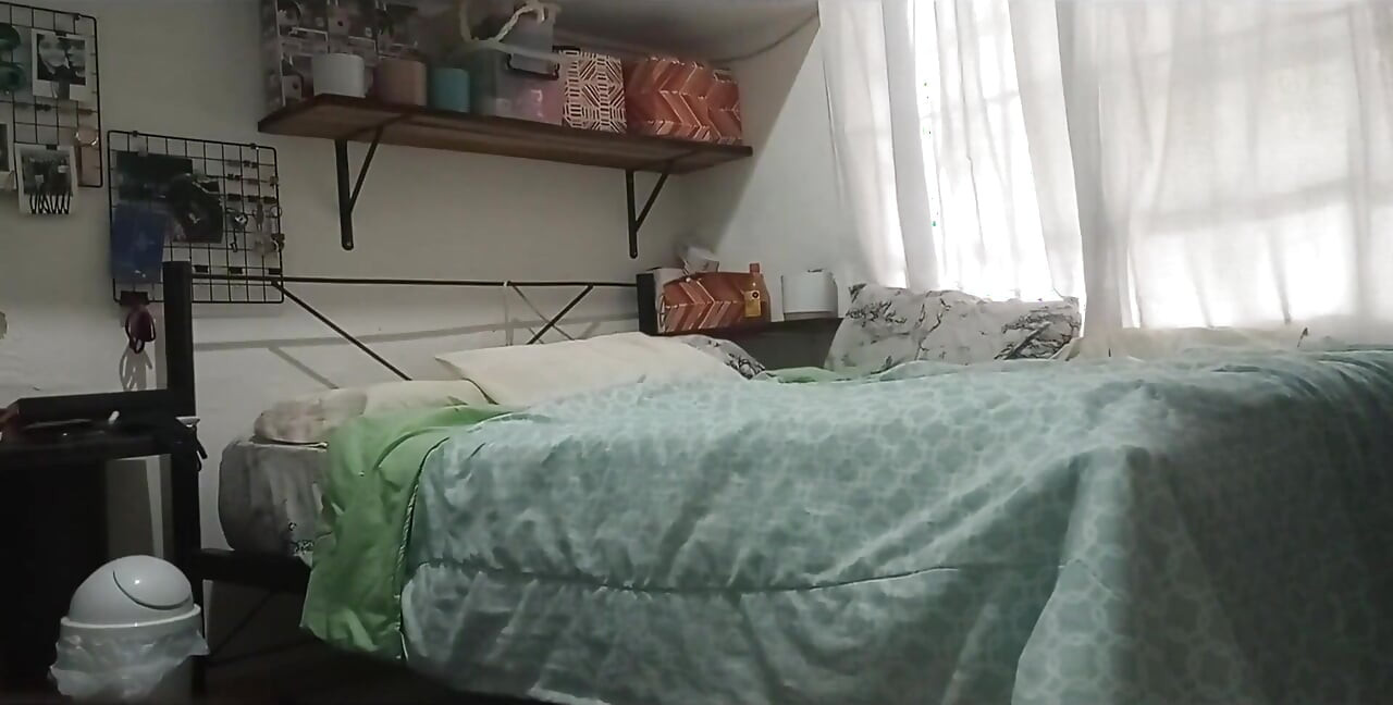 I Hid the Cell Phone in My Room, She Is Very Hot and Has a Big Ass to Watch on Her