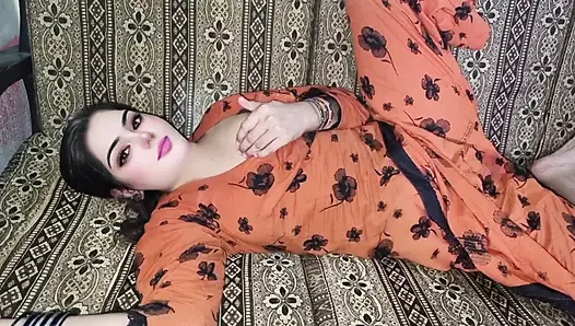 Memek sempit gadis sange india dengan toket besar ini dientot habis-habisan - rekaman seks