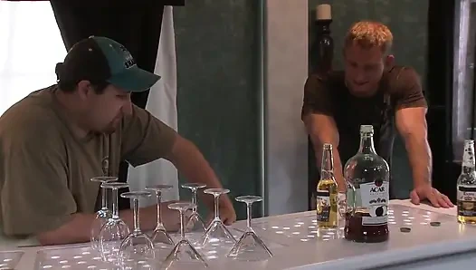 Tante manis rambut pirang suka ngentot sama sahabat anaknya sendiri