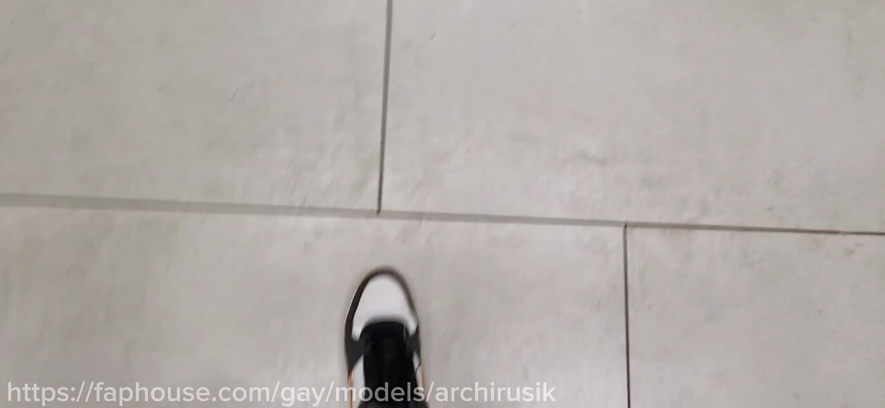 A Random Passerby Sucked My Dick in the Public Toilet of a Shopping Mall and Ate My Cum!