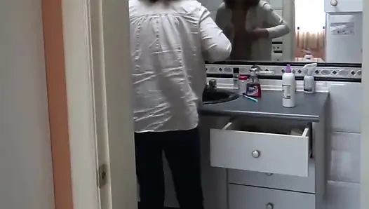 My sister-in-law loves showing off while she asks me to show her my cock and jerk off