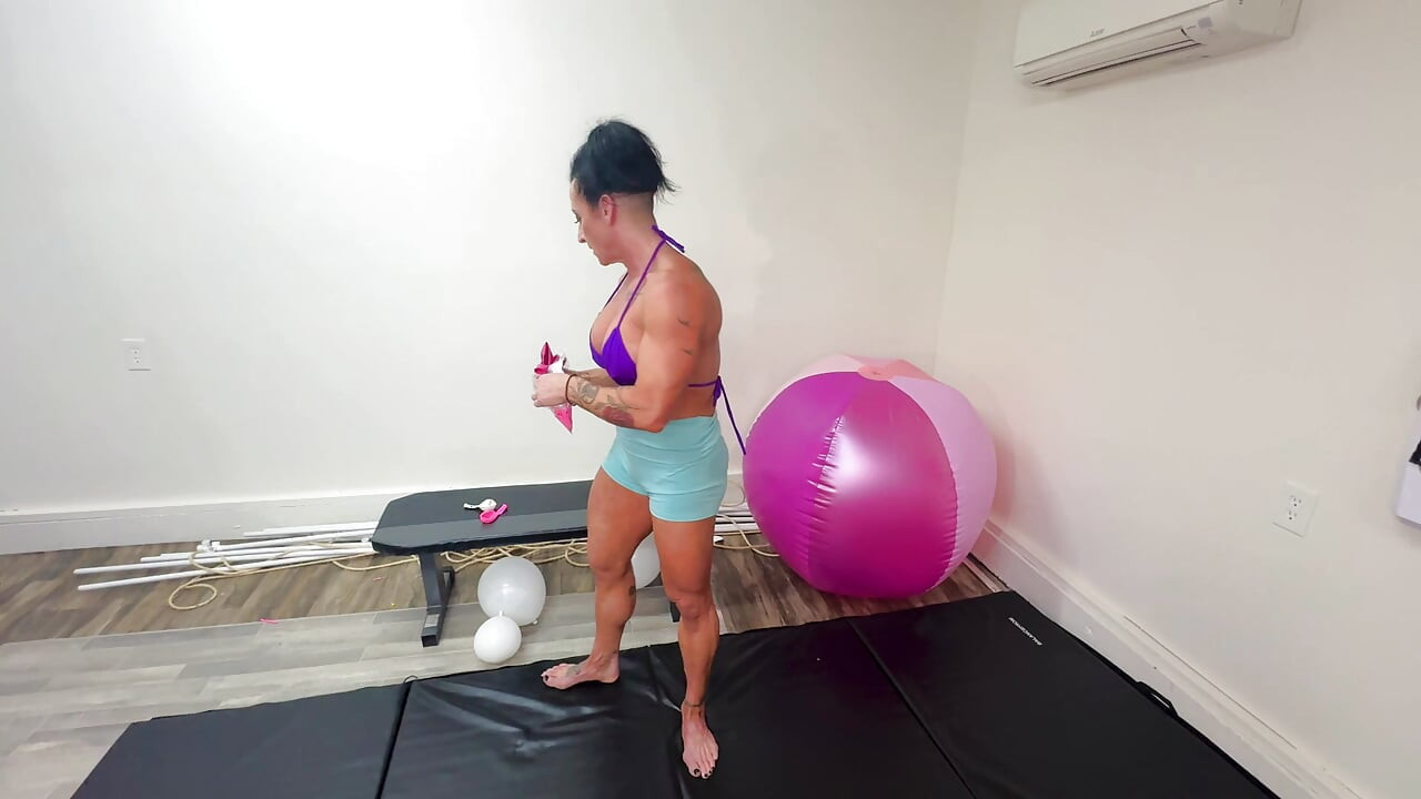 Balon wyskakuje bogini Kandy
