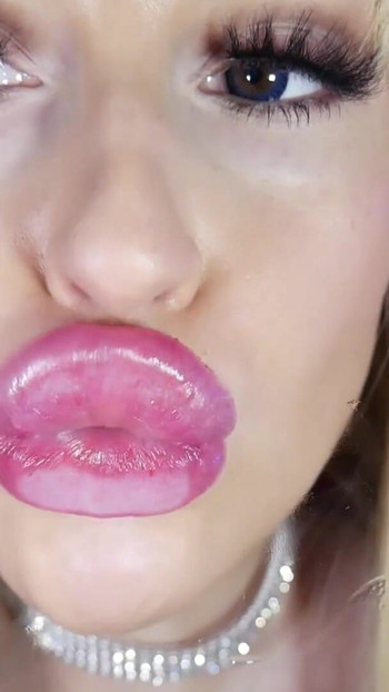 Unutulmaz an "MWAH MWAH! Camda büyük öpücükler"