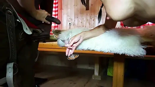 Fransız sarışın hatun ir dörtlü sekste sikiliyor