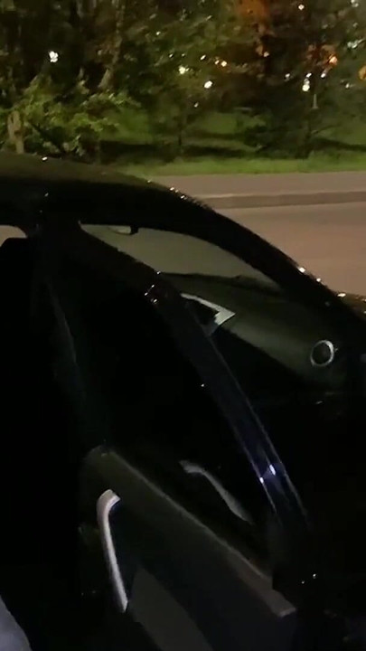 Ključni trenutak iz "Progutana sperma. Šamaranje po guzici. POV pušenje kurca. grlo na otvorenom."