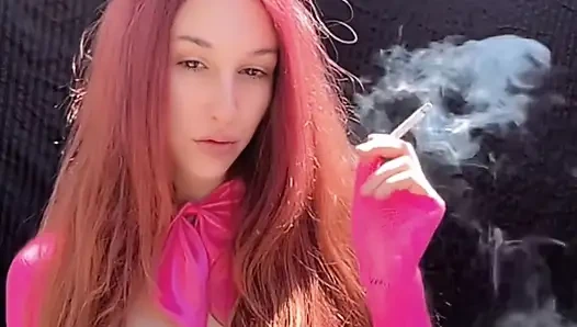 Artemisia si cewek hot italia dengan rambut panjang yang super sange lagi asik fetish rokok