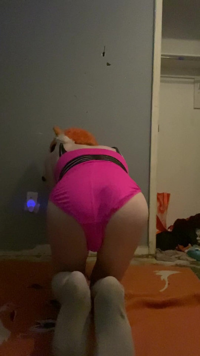 Foxie Likes Showing off His Butt