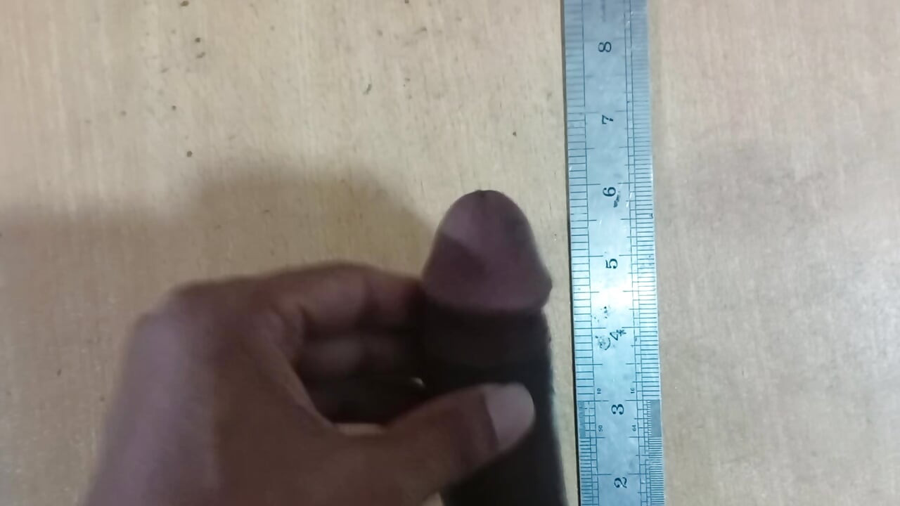 Desi boy Measure your own weight with a scale.