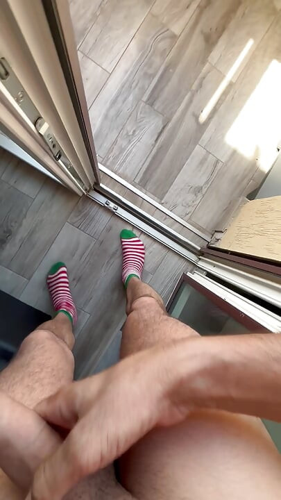Too horny I cummed from the balcony almost caught by the neighbors