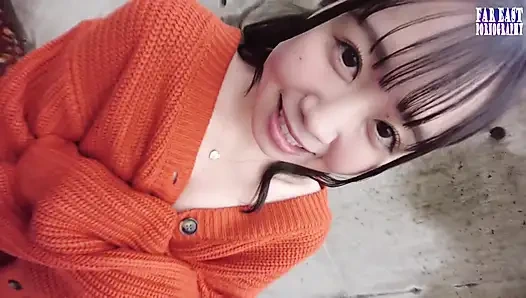 Лизкое масло, пропитанное глотком с улыбающейся чашкой F соблазняет скользкий пир на все тело, часть.1