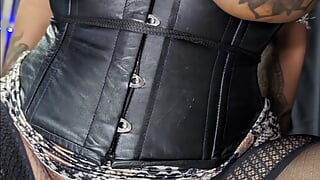 Kinky Slut Queen Dark Goddess Fuck & Squirt Giant Ticky Niki 8xl