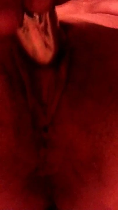 Making her self cum
