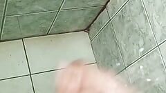 Mann unter der dusche masturbiert am ende, bis er kommt - pass auf das ende auf