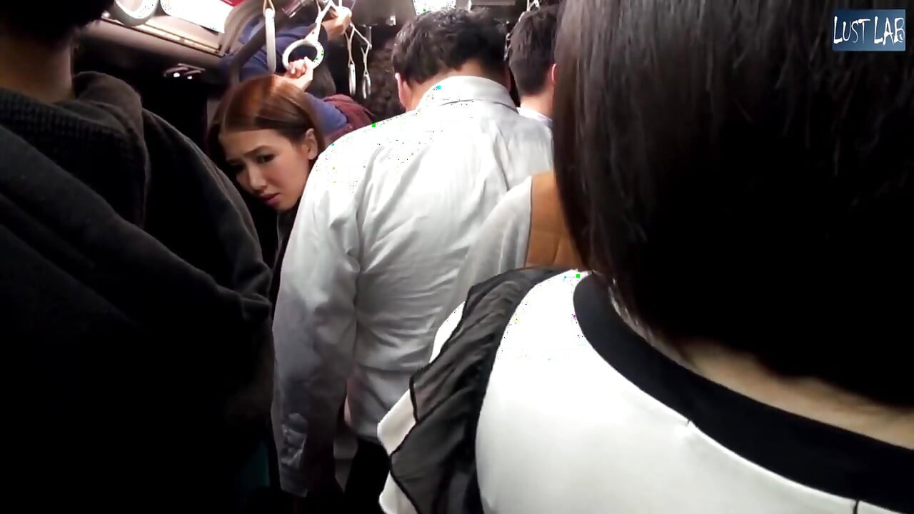 תקרית רכבת צפופה - הצצה פתאומית שהופכת למתח לא מדובר - חלק 3