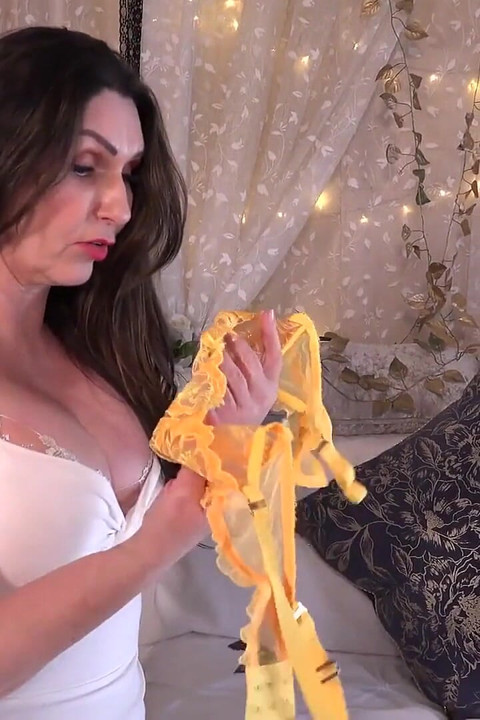 Bibitjudysxxx - ibu tirimu yang semok josephine james merangkak di laci celana dalamnya (pov)