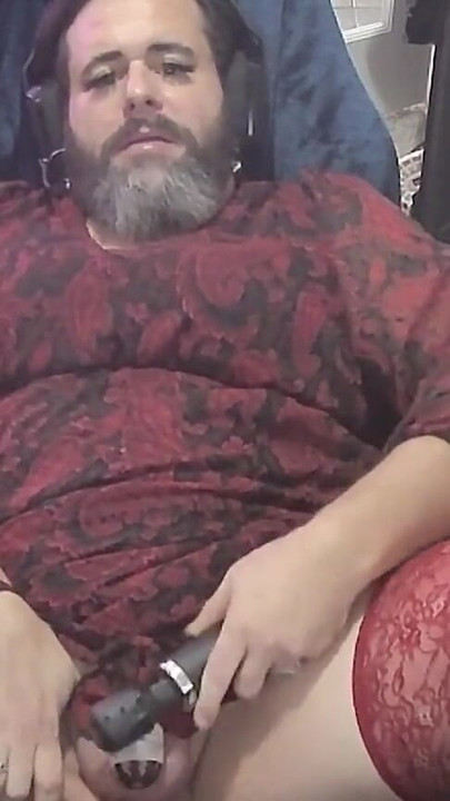 Mature crossdresser plapping and vibing locked up useless sissy clitty | Clip 1